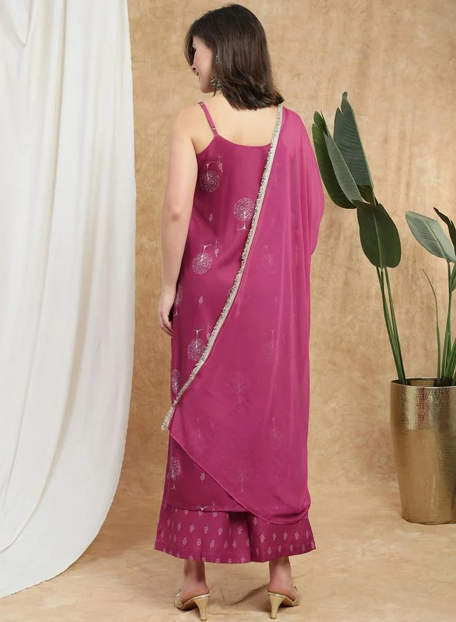 جلو باص طقم كورتا بحمالات وتطريز زهور مع بنطال واسع ووشاح